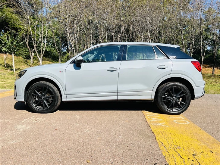 Audi2022 Audi Q2L 35 TFSI Progressive Dynamic Country VI suppliers